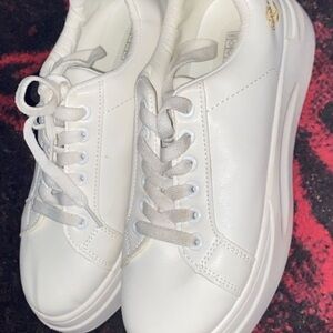 White Women's Sneakers